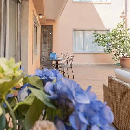 Boutique By Rent Apartment *